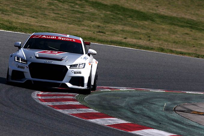 Audi TT Barcelona test Loris Hezemans